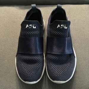 APL Navy Blue tennis shoes size 4Y